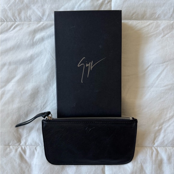 NWOT Giuseppe Zanotti Black leather zip pouch - Picture 4 of 7